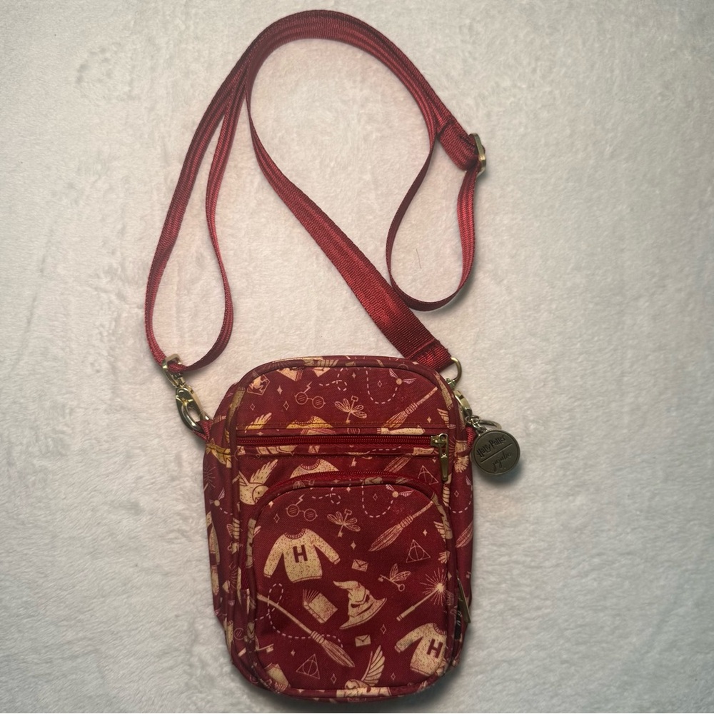 Jujube HOGWARTS ESSENTIALS Mini Helix Harry Potter Crossbody Bag - Picture 1 of 8